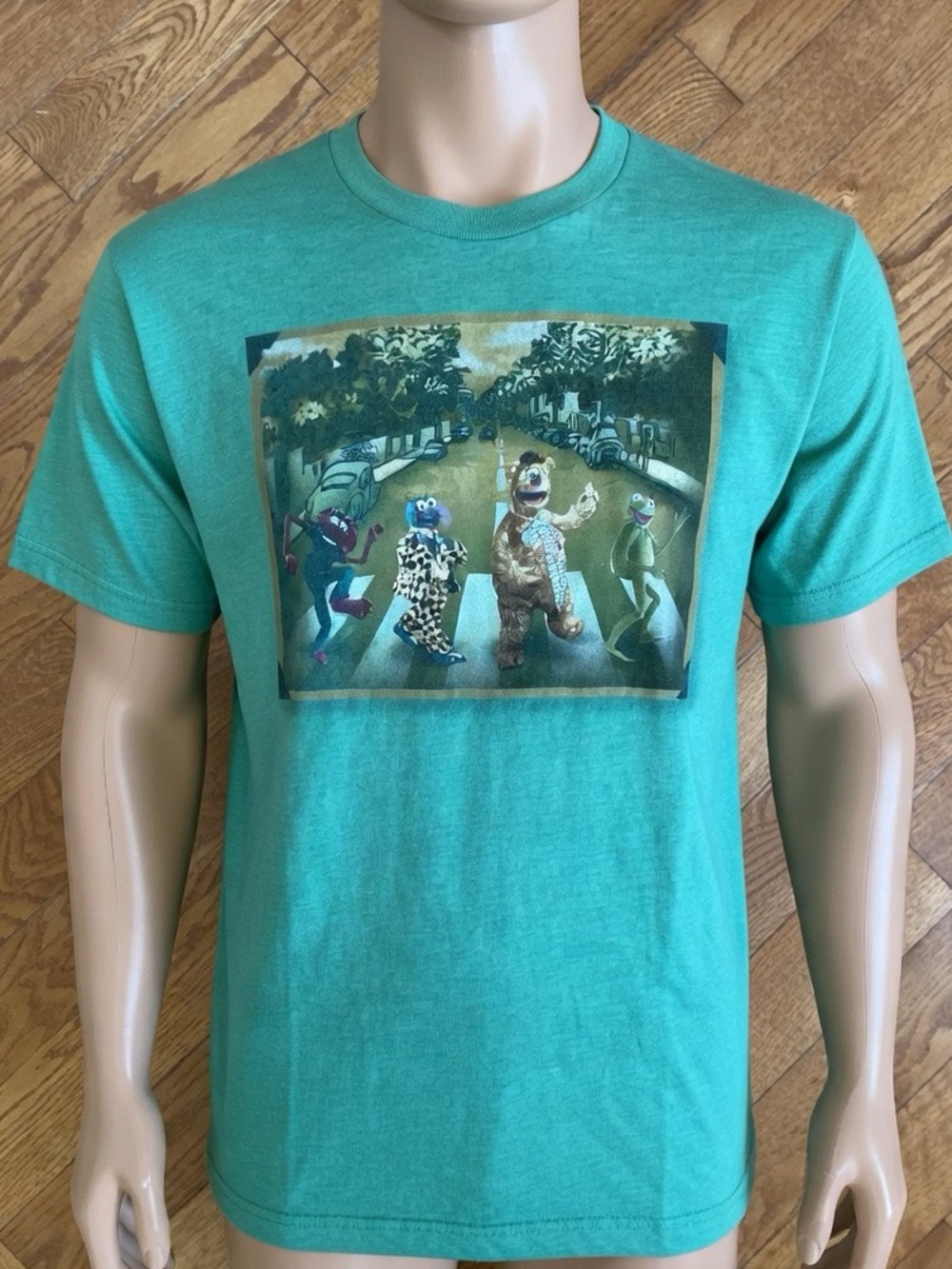 The Muppets | Disney | Abbey Road Parody | Graphic T-Shirt Size Medium | Green